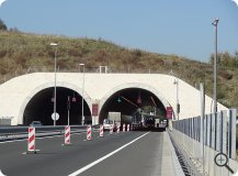 Tunnel_lighting_control-tunnel_entrance